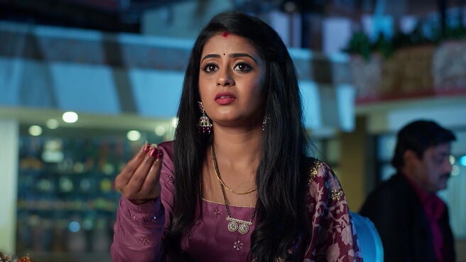 Aval Varuvala season 1 episode 57 on Zee5