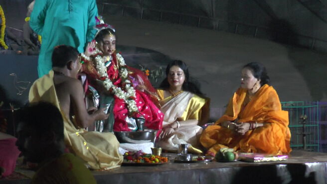 Pujo Parikrama season 1 episode 16 on Zee5