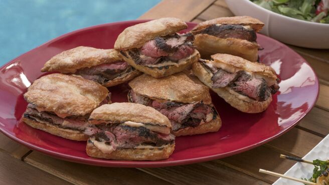 Giada Entertains season 3 episode 6 on Discovery Plus