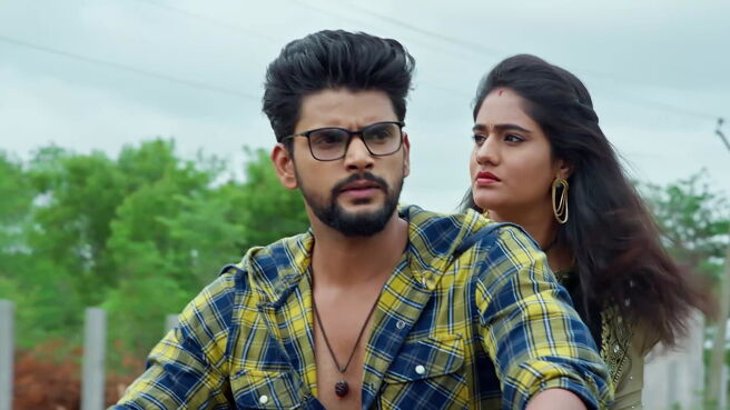 Smart Play - Jagadhatri season 1 episode 40 on Zee5