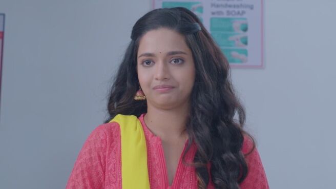 Navri Mile Hitlerla season 1 episode 16 on Zee5