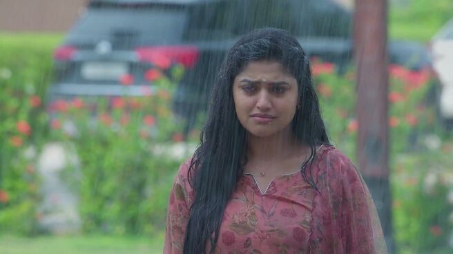 Valliyin Velan season 1 episode 7 on Zee5