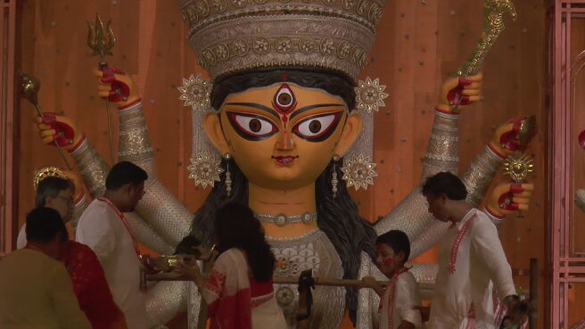 Pujo Parikrama season 1 episode 18 on Zee5