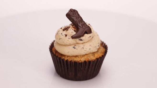 Cupcake Wars season 5 episode 2 on DiscoveryPlus