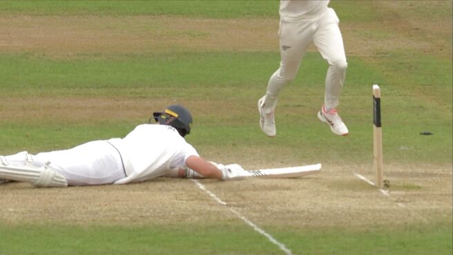 Run Out! Santner Nails A Brilliant Direct Hit To Remove Tongue on Sony LIV