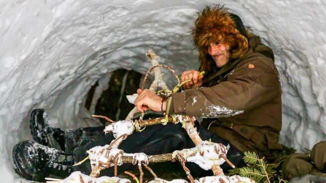 Marooned With Ed Stafford season 3 episode 2 on DiscoveryPlus