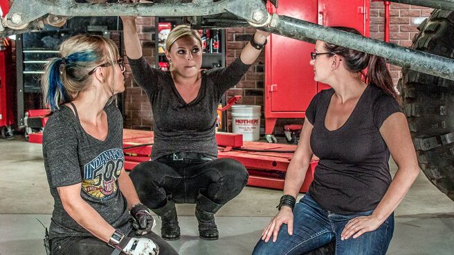 All Girls Garage season 3 episode 11 on Discovery Plus