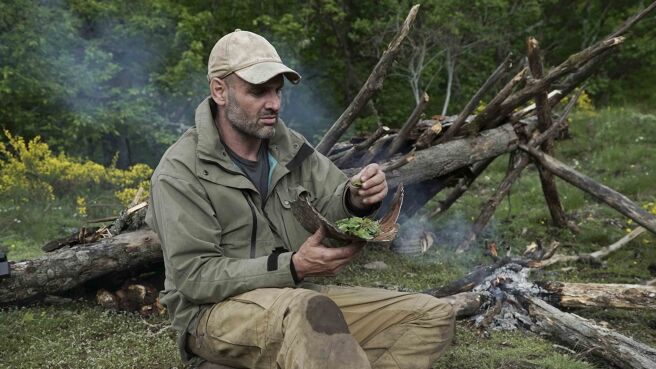 Ed Stafford: Left For Dead season 1 episode 2 on Discovery Plus