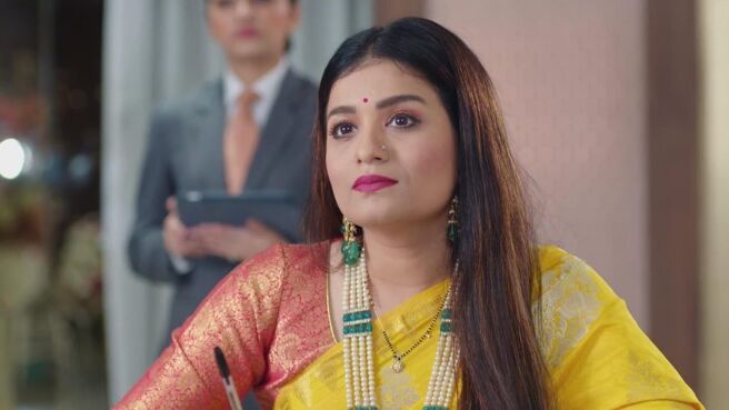 Navri Mile Hitlerla season 1 episode 6 on Zee5