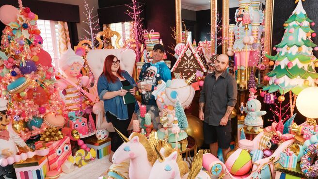 Hoarding for the Holidays season 1 episode 3 on Discovery Plus