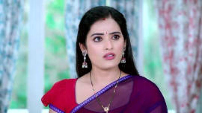 Trinayani season 1 episode 922 on Zee5