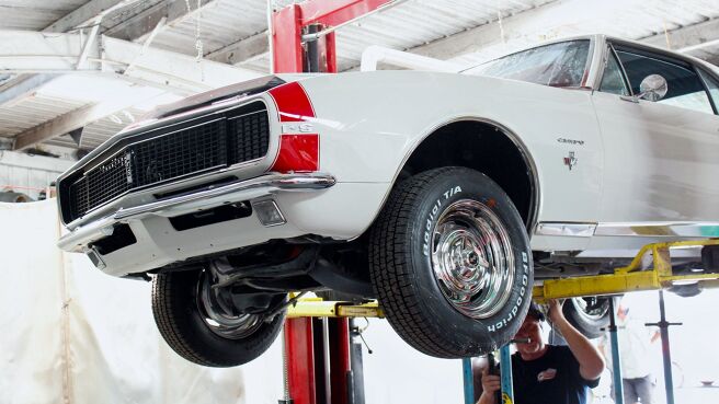 Dallas Car Sharks season 2 episode 15 on Discovery Plus