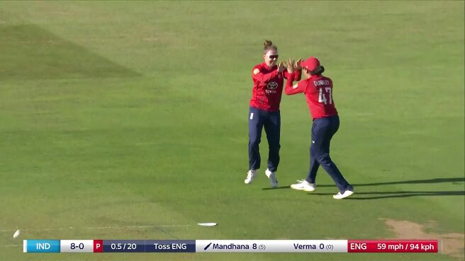 Wicket! Arlott Strikes Early To Get Rid Of Dangerous Smriti on Sony LIV