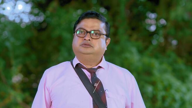 Sriman Bhogoban Das season 1 episode 10 on Zee5