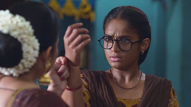 Savalyachi Janu Savali season 1 episode 13 on Zee5