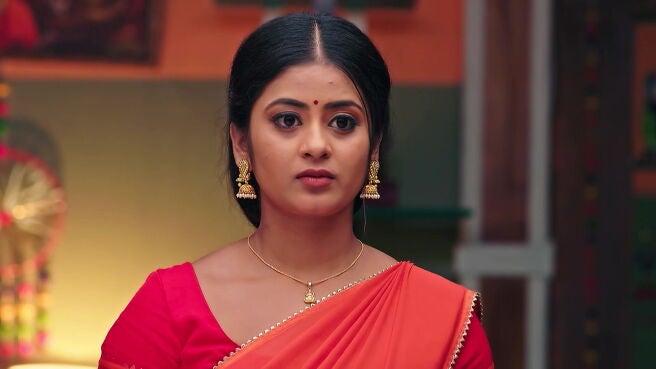 Aval Varuvala season 1 episode 15 on Zee5