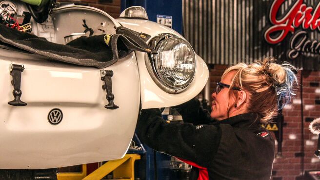 All Girls Garage season 3 episode 5 on Discovery Plus