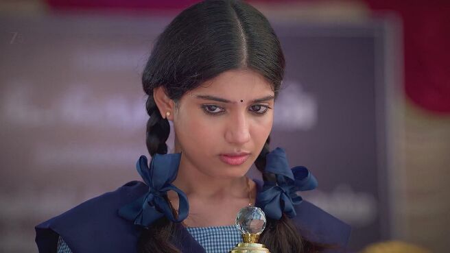 Chinnan Siru Kiliye season 1 episode 1 on Zee5
