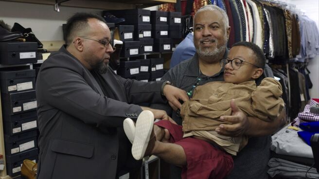 Jay & Pamela season 1 episode 4 on Discovery Plus