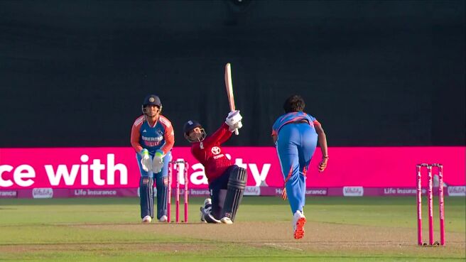 Six! Dunkley hits The First Maximum Of The Chase on Sony LIV