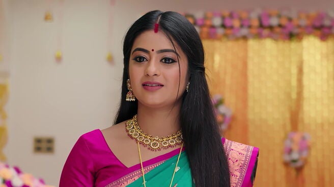 Aval Varuvala season 1 episode 69 on Zee5