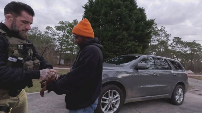 Bail Jumpers season 1 episode 5 on Discovery Plus