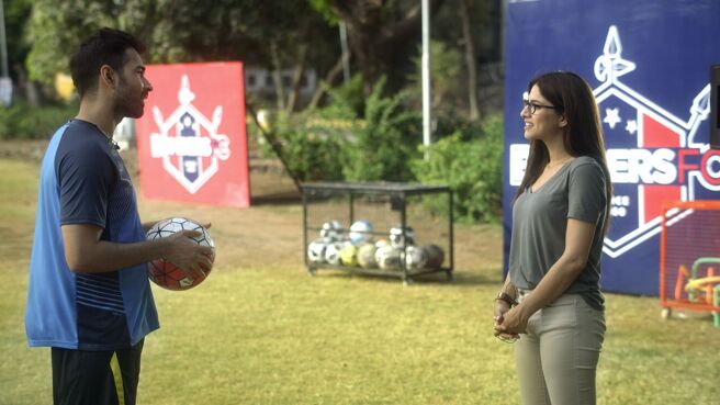 Bombers season 1 episode 8 on Zee5