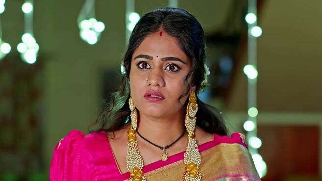 Smart Play - Jagadhatri season 1 episode 45 on Zee5