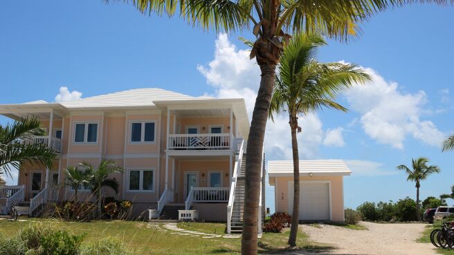 Bahamas Life season 1 episode 10 on Discovery Plus