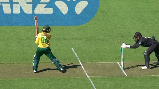 Wicket! Luus Falls Prey To Gaze’s Quick Glove Work on Sony LIV