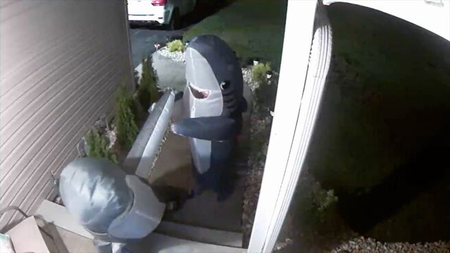 Neighborhood Watch season 1 episode 9 on Discovery Plus