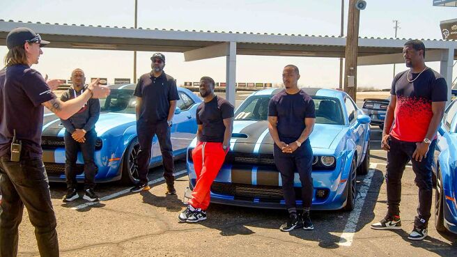 Kevin Hart's Muscle Car Crew season 1 episode 3 on Discovery Plus