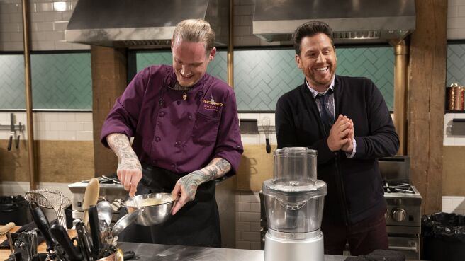 Chopped Sweets season 1 episode 4 on Discovery Plus