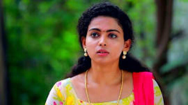 Kannathil Muthamittal season 1 episode 332 on Zee5