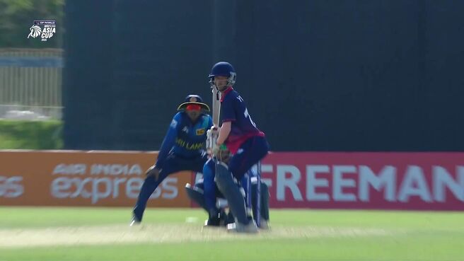 Four! Yuvraj Finds The Boundary With A Slog-Sweep on Sony LIV