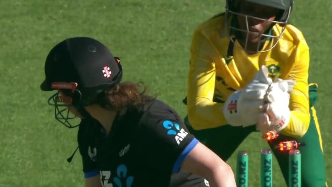 Wicket! Meso’s Quick Hands Send Plimmer Packing on Sony LIV