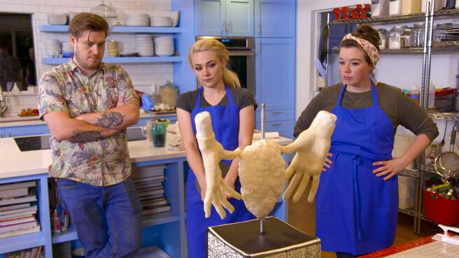 Texas Cake House season 2 episode 2 on DiscoveryPlus