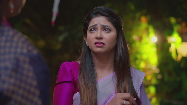 Tere Chehre Se Nazar Nahi Hatati season 1 episode 14 on Zee5