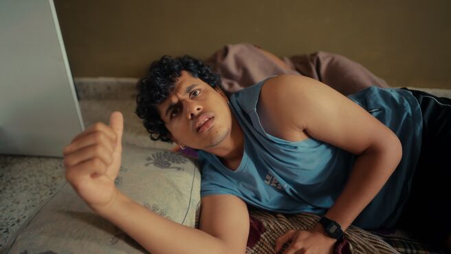 Roommates season 1 episode 1 on Zee5