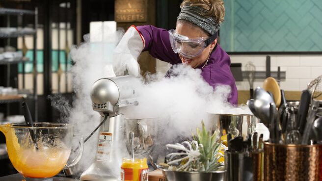 Chopped Sweets season 1 episode 9 on Discovery Plus