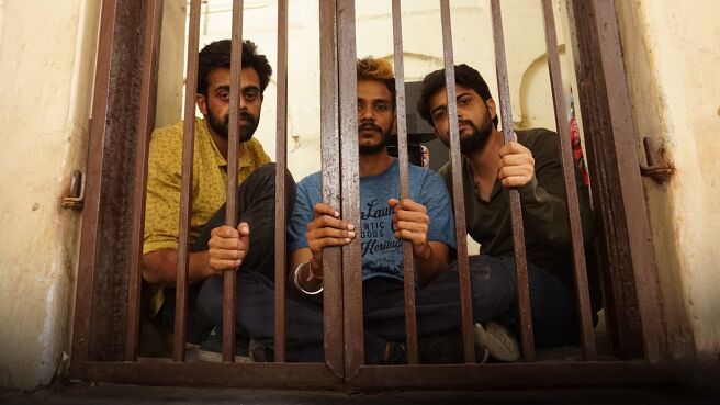 Vardaat season 1 episode 1 on Chaupal