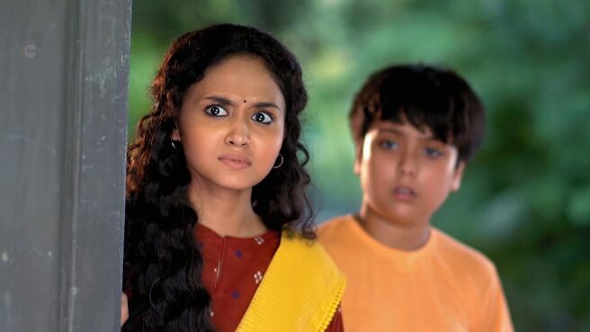 Puber Moyna season 1 episode 3 on Zee5