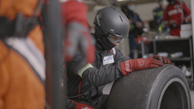 Race To Le Mans season 1 episode 1 on Discovery Plus