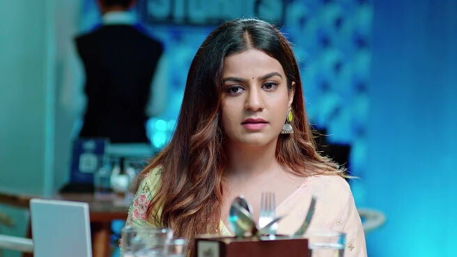 Karna season 1 episode 13 on Zee5