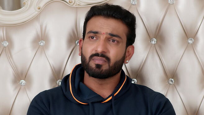Aval Varuvala season 1 episode 65 on Zee5