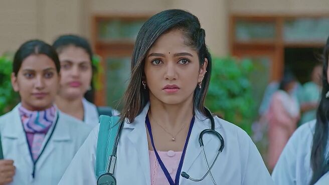 Karna season 1 episode 7 on Zee5