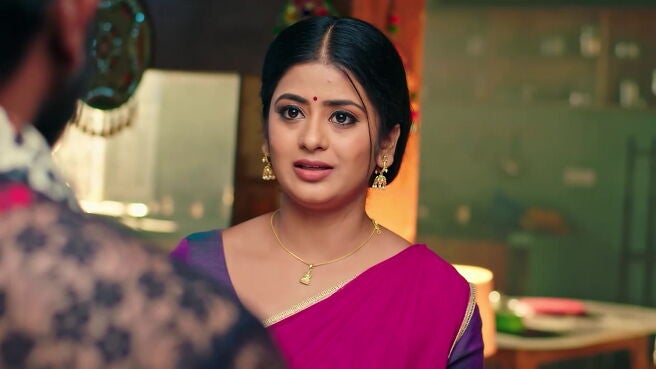 Aval Varuvala season 1 episode 12 on Zee5