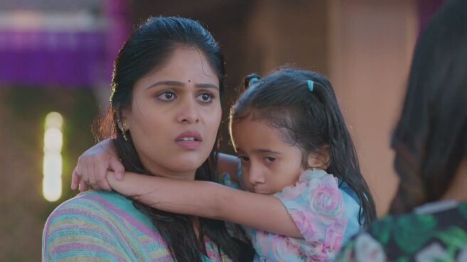 Lakshmi Niwas season 1 episode 19 on Zee5