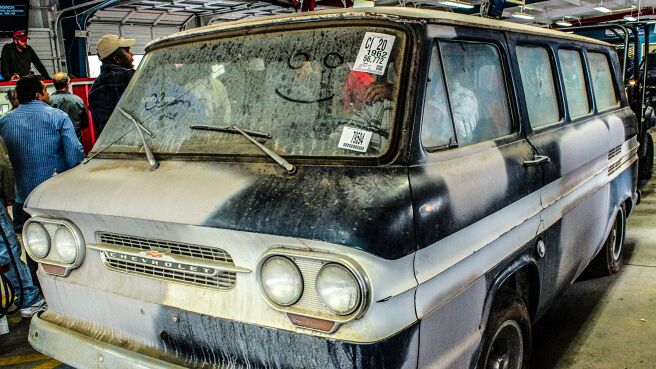 Dallas Car Sharks season 2 episode 7 on Discovery Plus