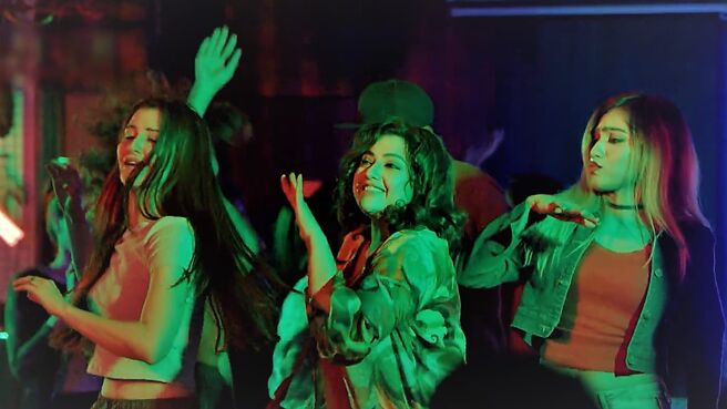 Karoline Kamakshi season 1 episode 5 on Zee5